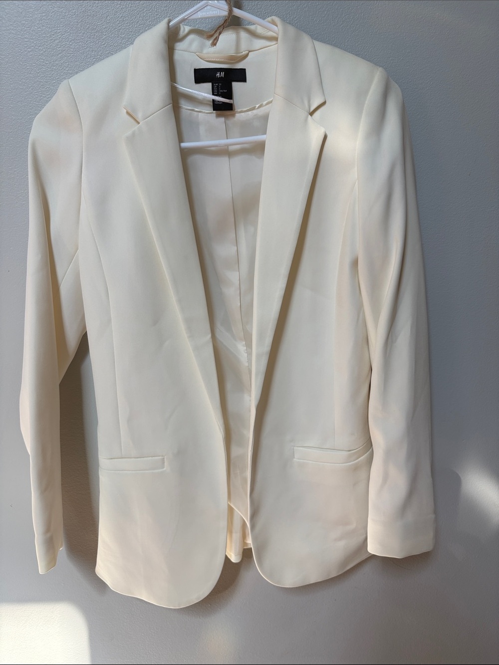 H&M Women's Cream Tailored Blazer